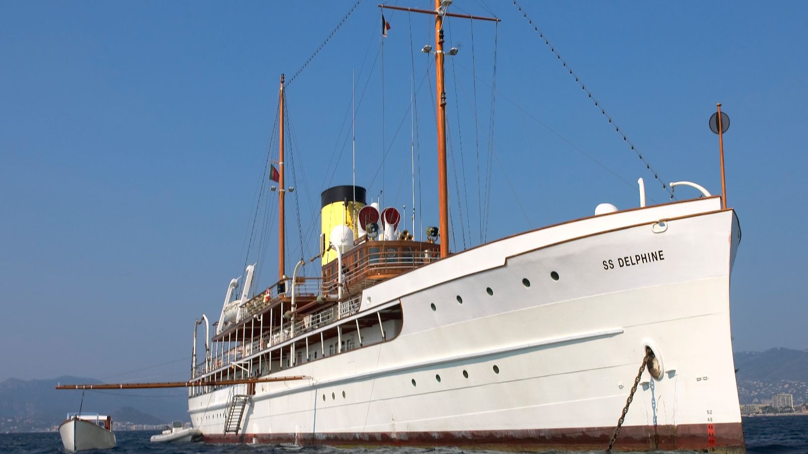 the-story-behind-iconic-classic-yacht-ss-delphine
